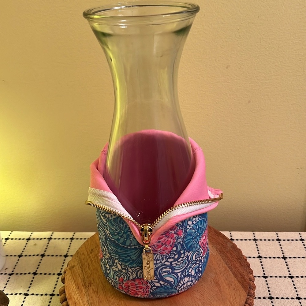 Lilly Pulitzer Beverage Carafe - Blue Haven / Raising Shell Pattern - Picture 10 of 13